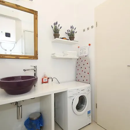 Anna Apartment